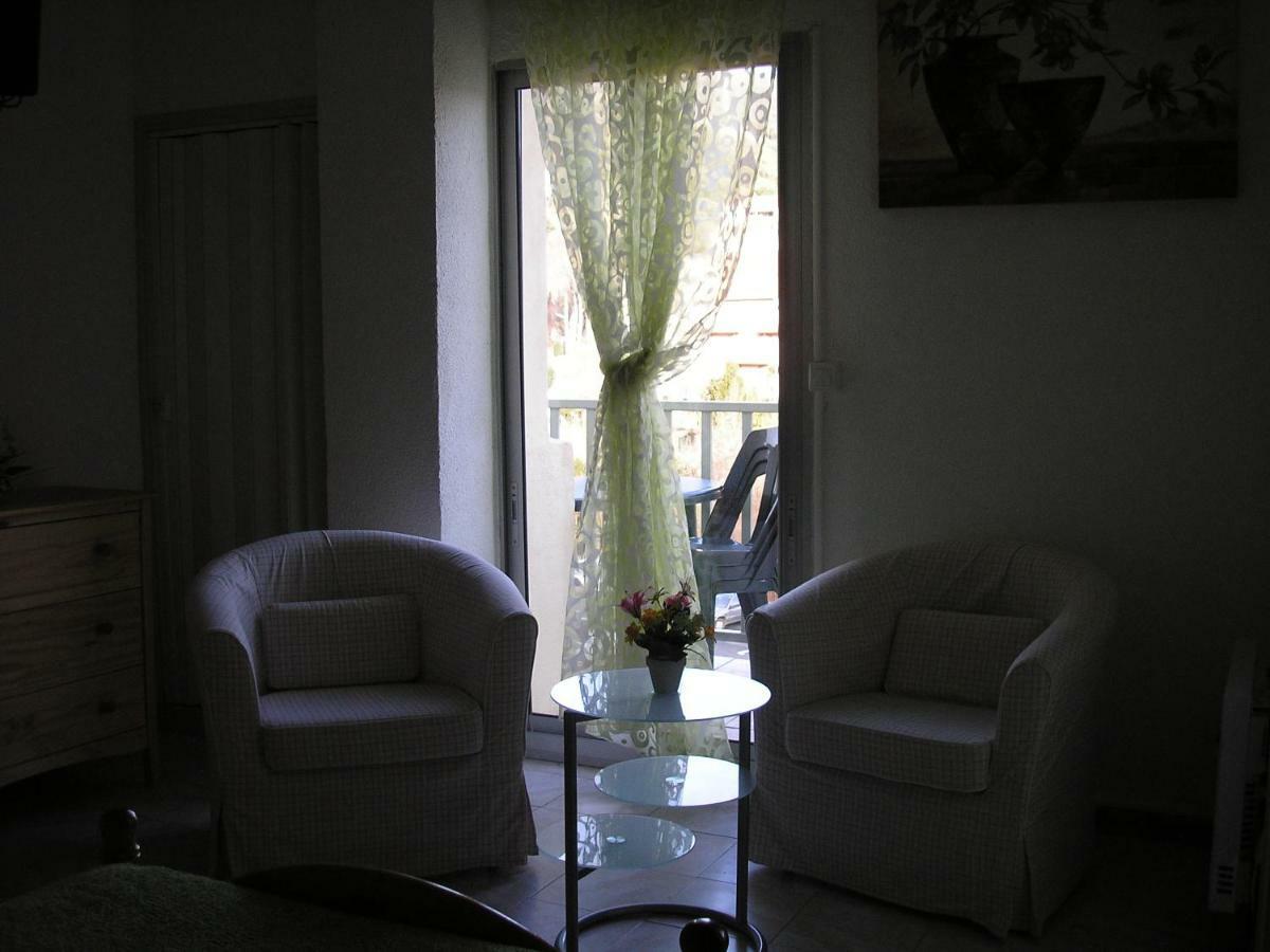 Christiane Cere Apartment *